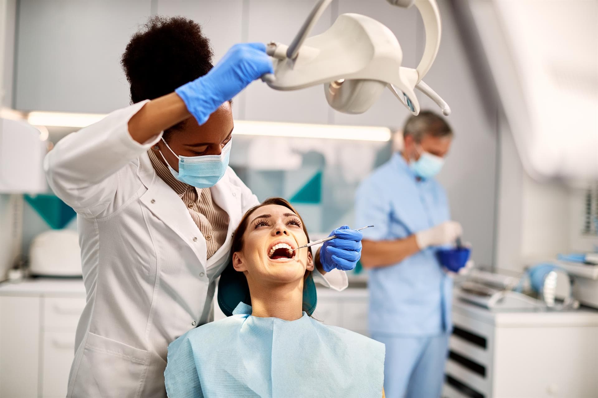 Centro Odontológico Dentine - Tratamientos englobados en la odontología conservadora
